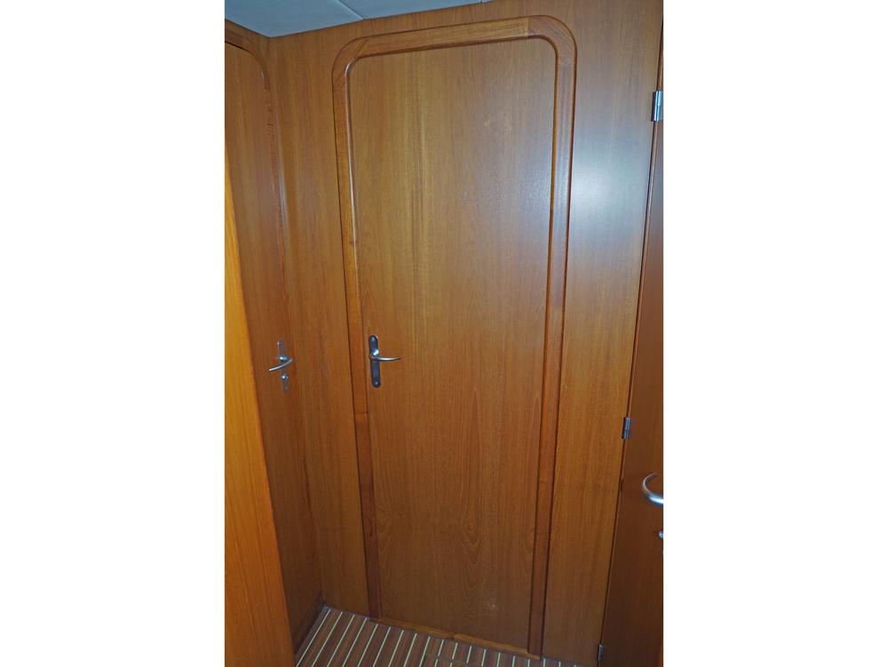 Aft cabin, Accommodation